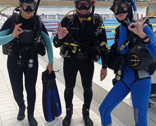 Пятница, курс PADI Peak performance buoyancy для Ники и Даши!