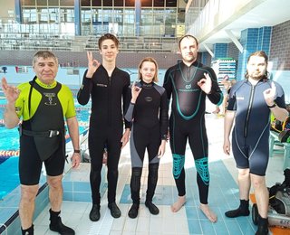 Воскресенье, бассейн. Подготовка к сафари, программа Scuba review для Дениса, Александра и Варвары!