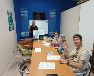 Суббота, теория в рамках курса PADI Open water!