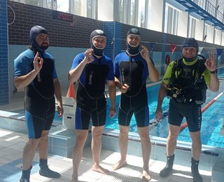 Вторник, курс PADI Open water. Успешное завершение занятий в Закрытой воде для Александра и Алексея!