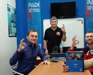 Курс PADI Divemaster завершён!